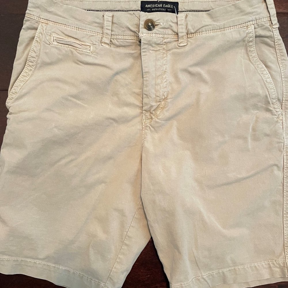 American Eagle Extreme Flex Slim Fit kahki shorts sz 30